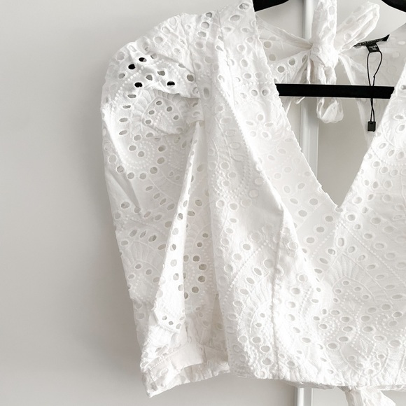 Nwot Open-Back Eyelet Blouse - Picture 4 of 12